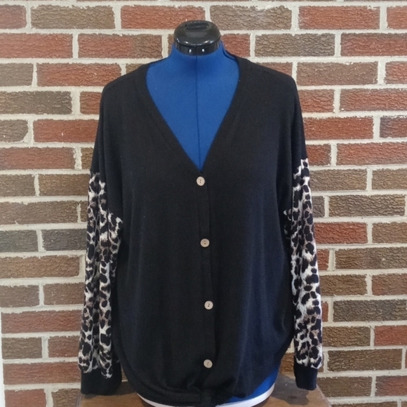 Lilypad super soft cardigan cheetah print large - Picture 2 of 12